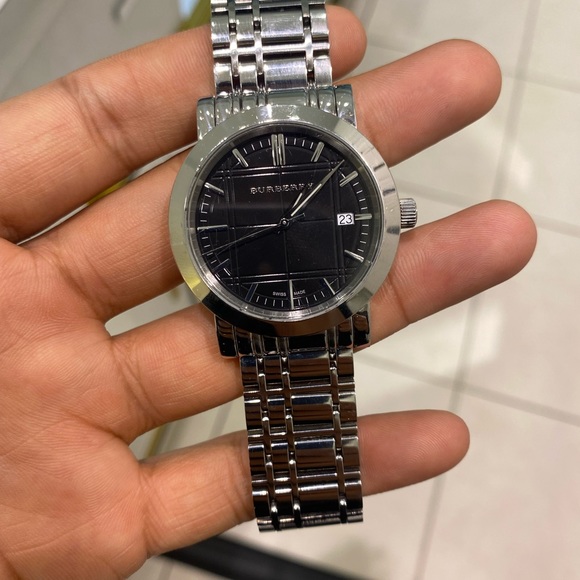 Burberry women’s watch black silver - Picture 2 of 7